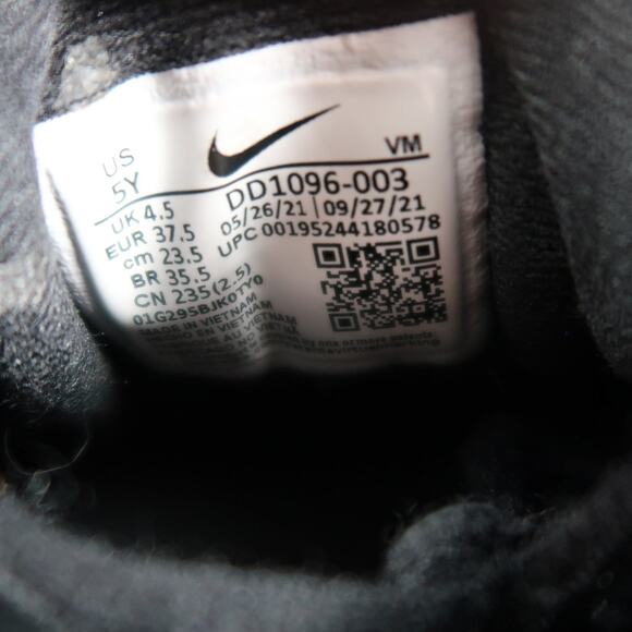 Nike Shoes Big Kids 5Y Athletic Trainers Revolution Running Sneaker Black White - Picture 14 of 14